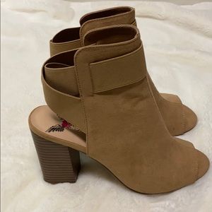 Camel Booties Open Toe Strap Back size 5.5